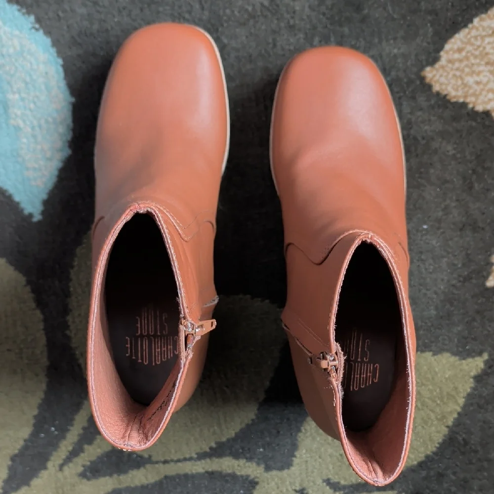 Like New! Charlotte Stone - Paz Platform Boots - 10 - Picture 2 of 7